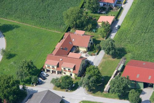 Hostal Privatzimmer Und Ferienwohnungen Leeb
