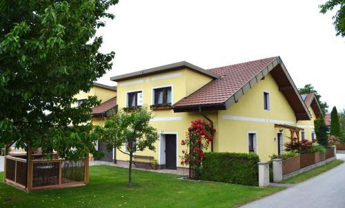 Hostal Privatzimmer Und Ferienwohnungen Leeb