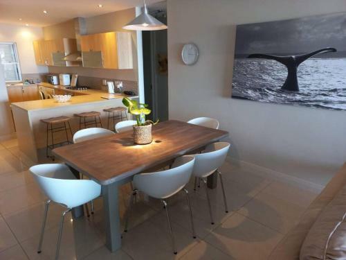 Luxury, Spacious 3 Bed Apartment In Plett