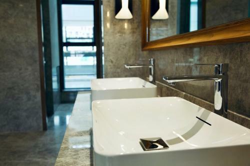 Ustay Luxury Hotel