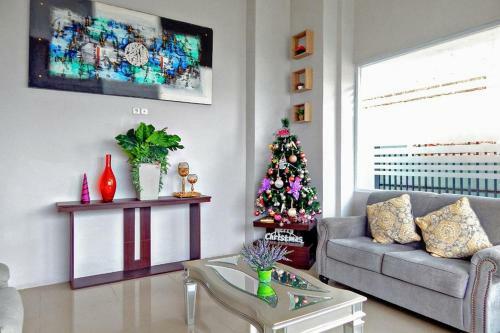 Hotel Casa Felice Natsepa Beach Ambon