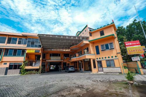 Oyo 2855 Sartika Hotel Pati