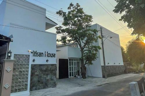 Hotel Tritisan House Redpartner