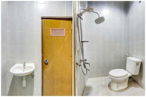 Hotel Oyo 90927 Homestay Tentrem 2
