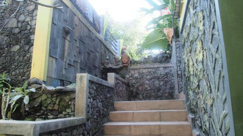 Hotel Oyo 90646 Villa Karsinem Pasuruan
