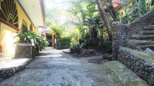 Hotel Oyo 90646 Villa Karsinem Pasuruan