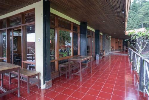 Hotel Urbanview Resort Tretes
