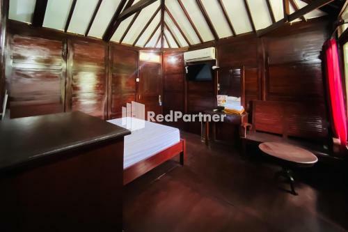 Hotel Rumah Kayu Pinggir Kali Redpartner