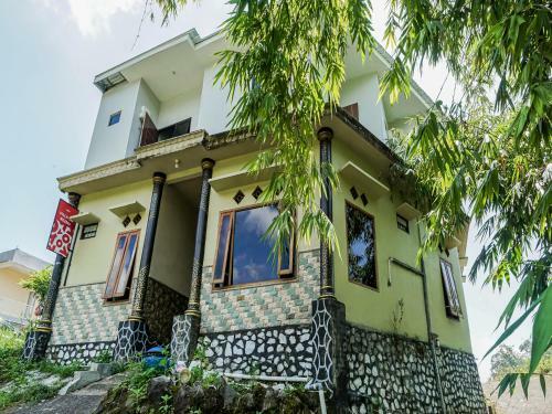 Hotel Oyo 90887 Villa Sri Rejeki