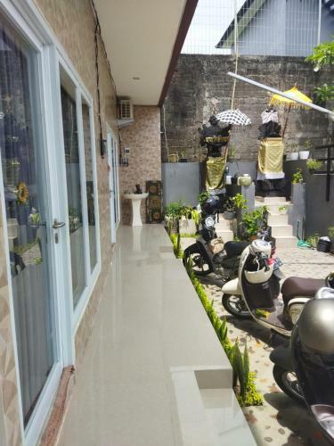 Bed & Breakfast Kost Umah Dewata