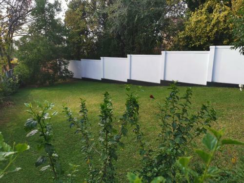 Hostal Erasmus Manor Guest House