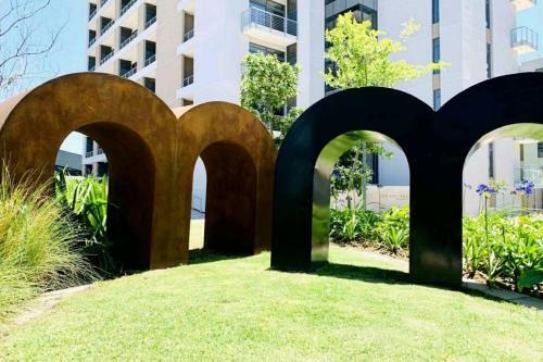 301 Menlyn Maine Trilogy Apartment