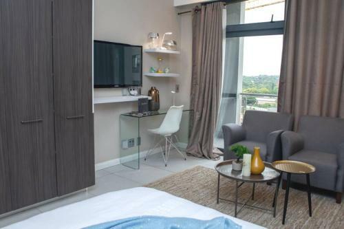 301 Menlyn Maine Trilogy Apartment