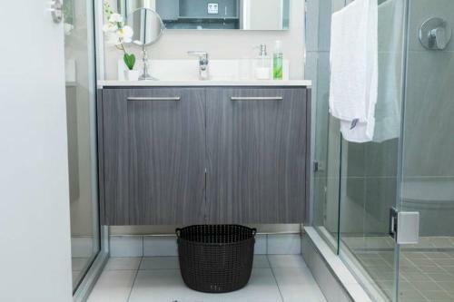 301 Menlyn Maine Trilogy Apartment