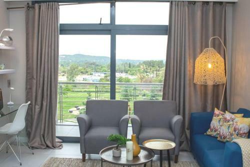 301 Menlyn Maine Trilogy Apartment
