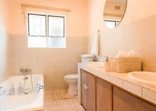 Spacious Menlyn Maine Villa