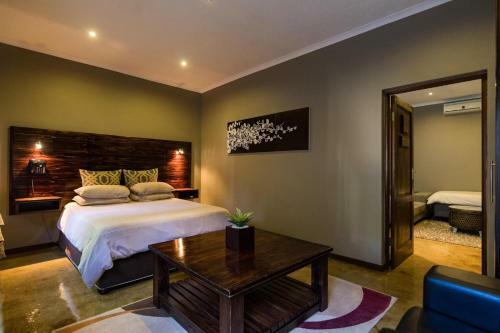 Hostal About Guest Lodge