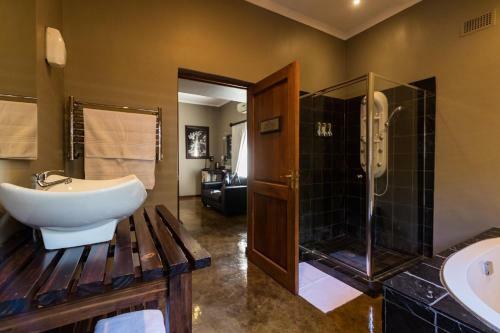 Hostal About Guest Lodge