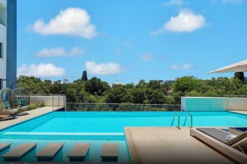 Regency Luxury 2 Bed Apartment With City Views