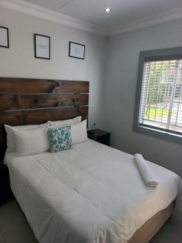 Hostal Triple9 Hatfield Guesthouse