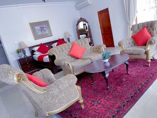 Hostal Neptune Royal Guesthouse