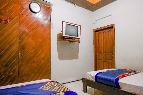 Spot On 1761 Hotel Dirgahayu