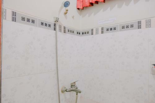 Spot On 1761 Hotel Dirgahayu