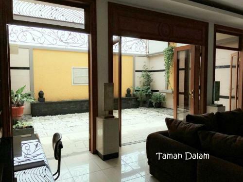 Gk Gallery Rumah Sewa