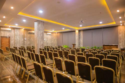 Pollos Hotel & Gallery