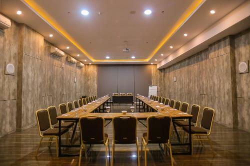 Pollos Hotel & Gallery
