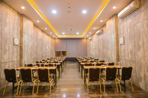 Pollos Hotel & Gallery