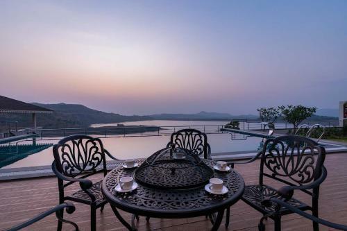 Villa Stayvista At Lake Arches