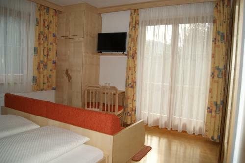 Hostal Hotel Garni Haus Anita