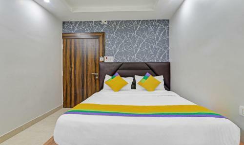 Treebo Trip Hotel Royal Galaxy