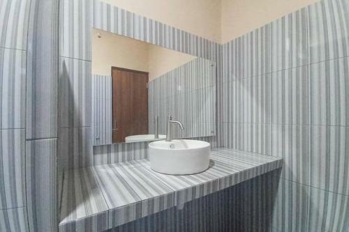 Hotel Reddoorz @ Waena Jayapura