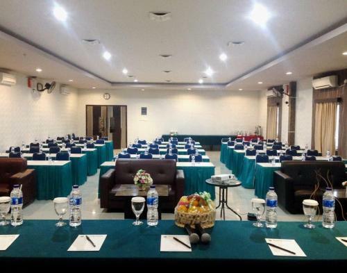 Grand Krakatau Hotel Serang