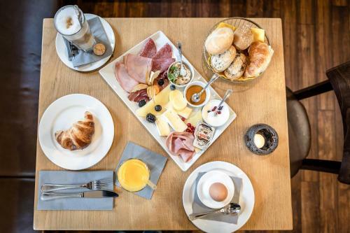 The Staycation By Lehmann Hotels