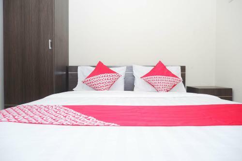 Hotel Oyo 1217 Candi Residence