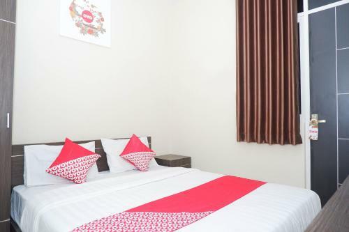 Hotel Oyo 1217 Candi Residence