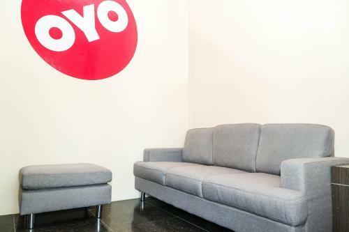 Hotel Oyo 1217 Candi Residence