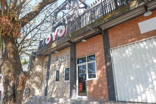 Hotel Oyo 1217 Candi Residence