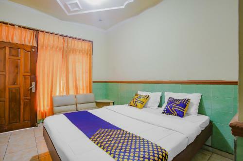 Spot On 90092 Dewi Safitri Hotel