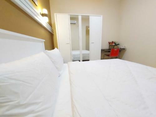 Rons City Hotel