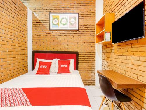 Hotel Oyo 90758 D Kost In Kandri Semarang