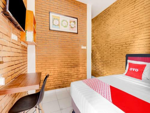 Hotel Oyo 90758 D Kost In Kandri Semarang