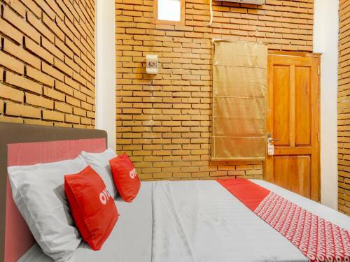 Hotel Oyo 90758 D Kost In Kandri Semarang