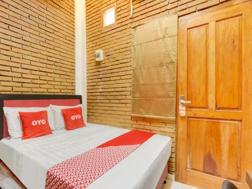Hotel Oyo 90758 D Kost In Kandri Semarang
