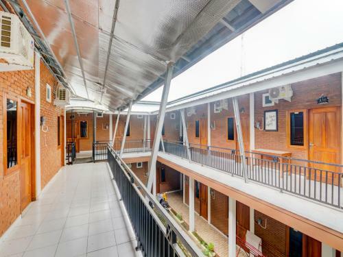 Hotel Oyo 90758 D Kost In Kandri Semarang