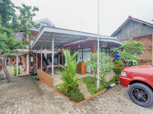 Hotel Oyo 90758 D Kost In Kandri Semarang