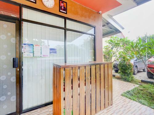 Hotel Oyo 90758 D Kost In Kandri Semarang